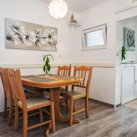 Appartamento Private House - Terrace, Free Parking & Comfort *
