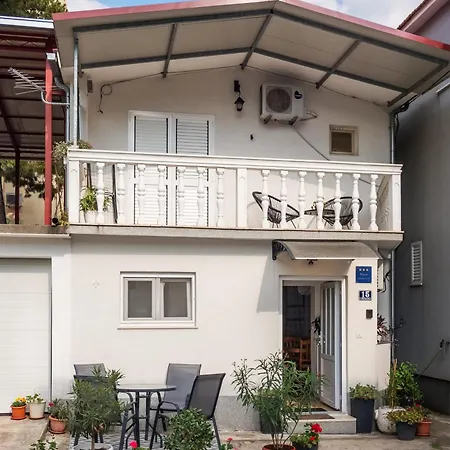 Private House - Terrace, Free Parking & Comfort 斯普利特