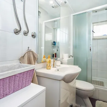 Private House - Terrace, Free Parking & Comfort 公寓 *