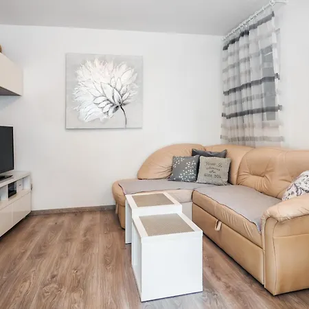 Private House - Terrace, Free Parking & Comfort Apartamento