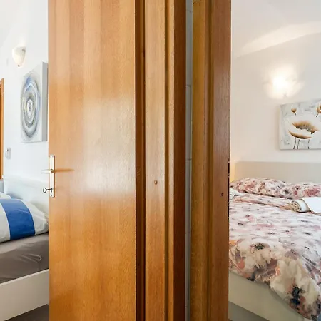 Private House - Terrace, Free Parking & Comfort Apartamento Split