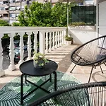 شقة Private House - Terrace, Free Parking & Comfort