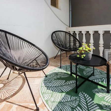شقة Private House - Terrace, Free Parking & Comfort
