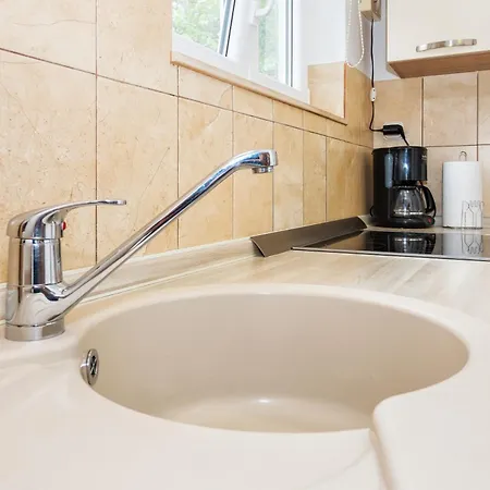 Apartman Private House - Terrace, Free Parking & Comfort *