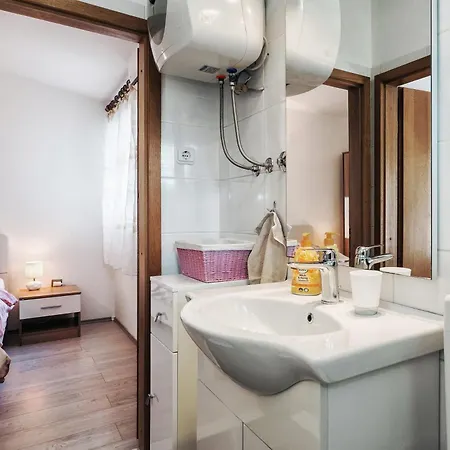 Private House - Terrace, Free Parking & Comfort Apartman
